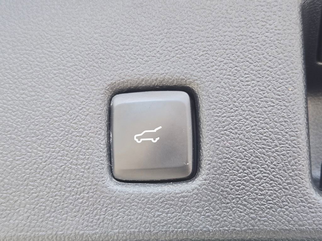 Used 2021 Ford Escape Titanium image 23