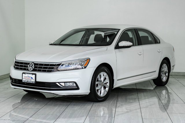 Used 2016 Volkswagen Passat 1.8T S w/ Lighting Package (P06) image 4