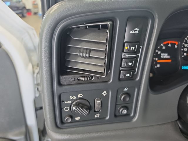Used 2003 GMC Sierra 2500 SLE w/ Snow Plow Prep Package AWD/4WD image 17