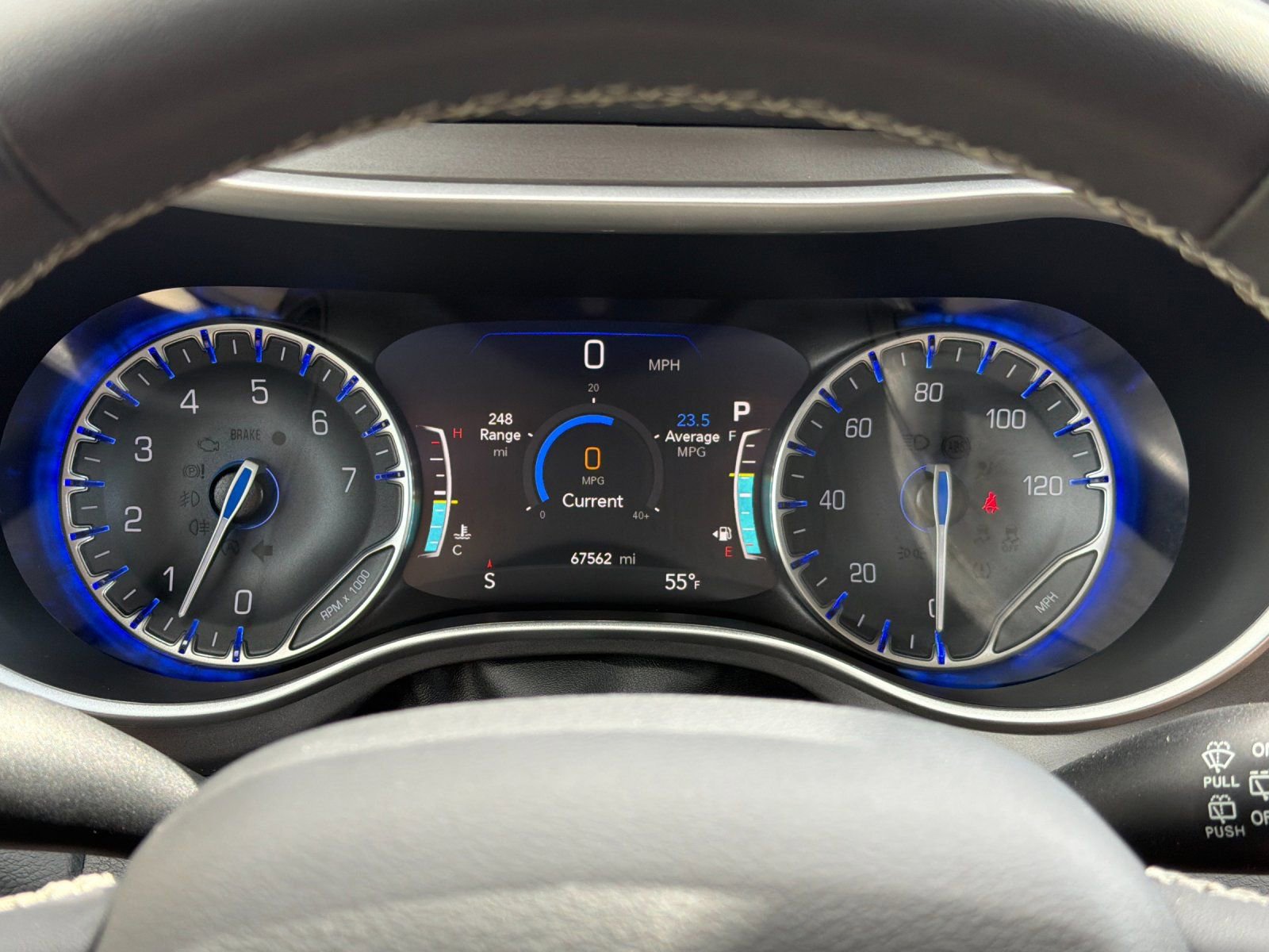 Used 2023 Chrysler Pacifica Touring-L FWD image 25