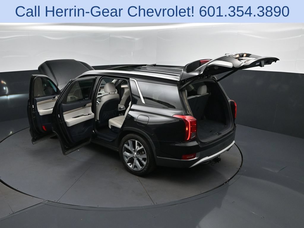 Used 2021 Hyundai Palisade SEL w/ Premium Package FWD image 2