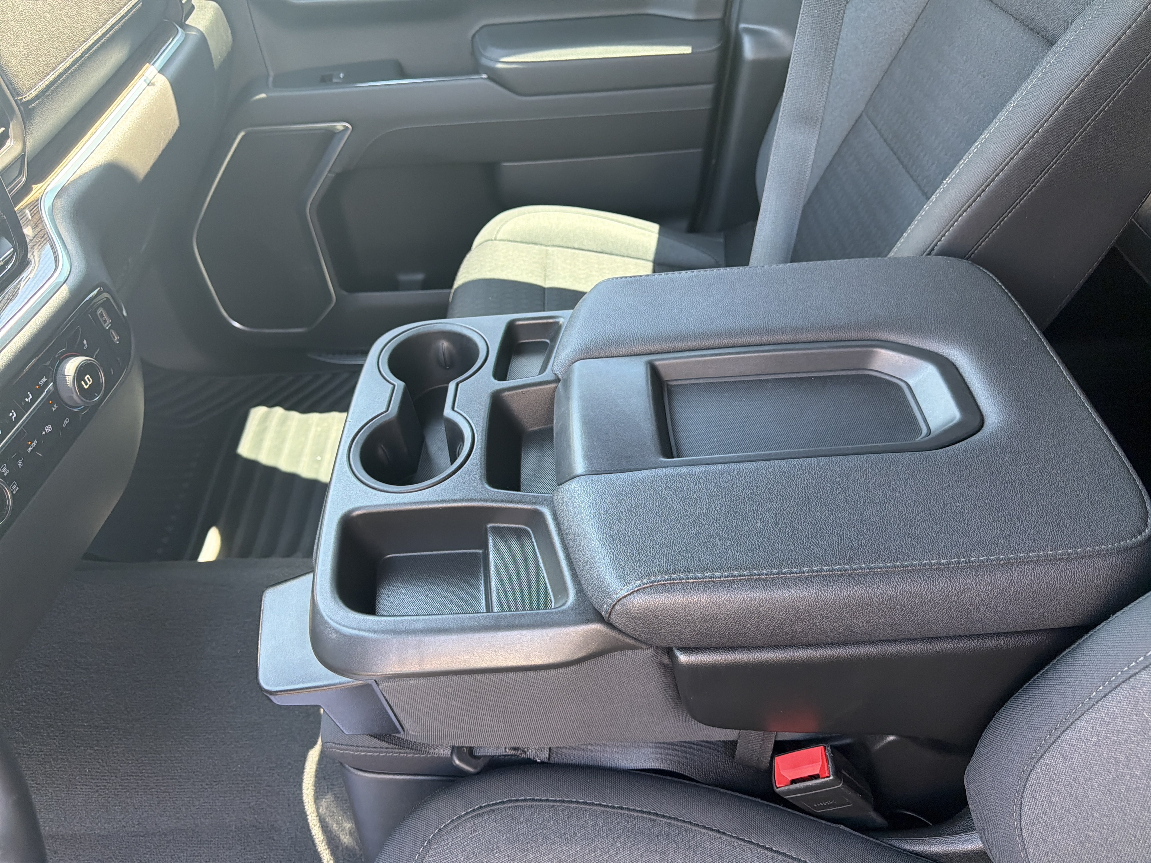 Used 2022 Chevrolet Silverado 1500 LT RWD image 38