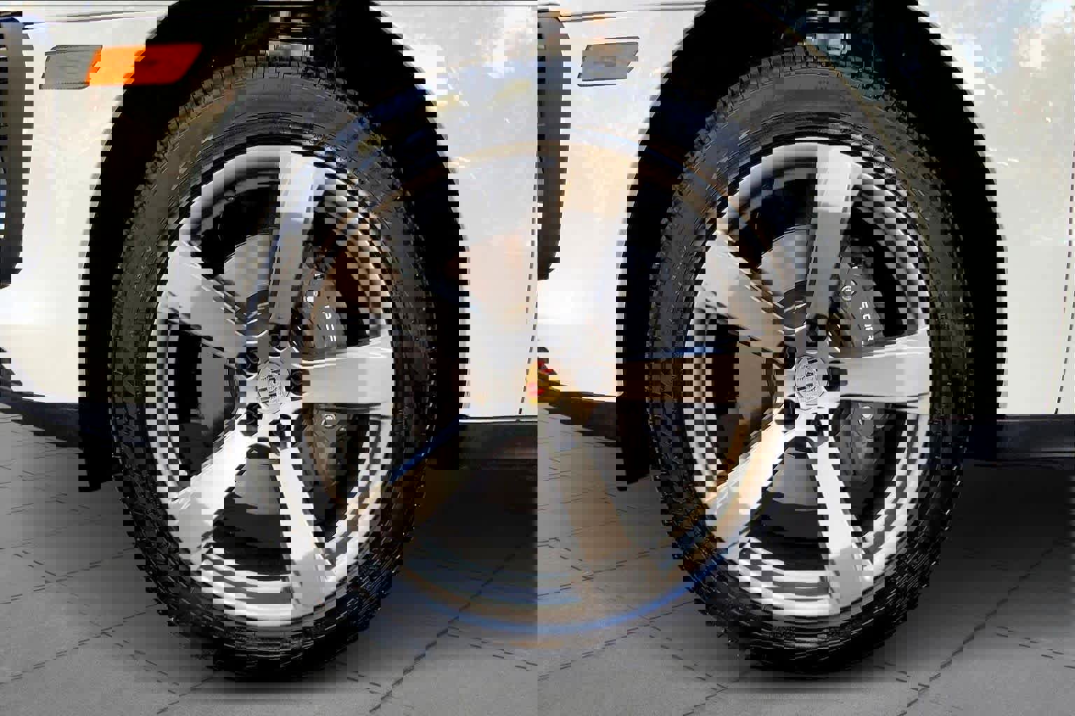 Used 2025 Porsche Macan image 9