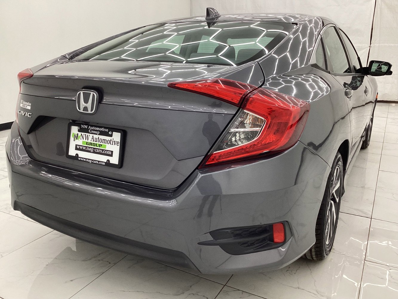Used 2018 Honda Civic EX image 9
