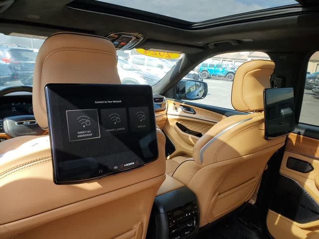 Used 2024 Jeep Grand Cherokee L Summit AWD/4WD image 16