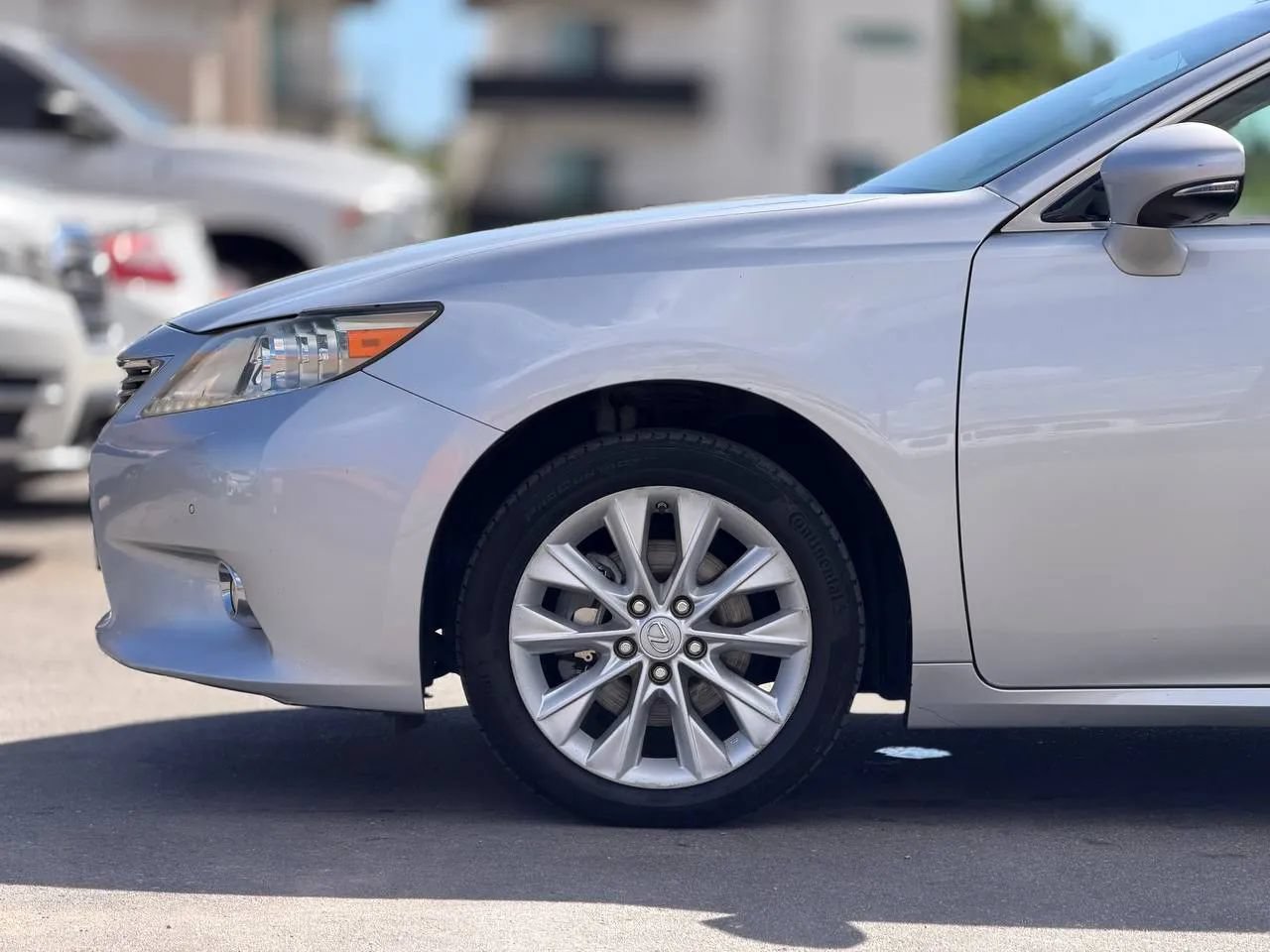 Used 2014 Lexus ES 300h w/ Premium Package w/Bamboo Trim FWD image 20