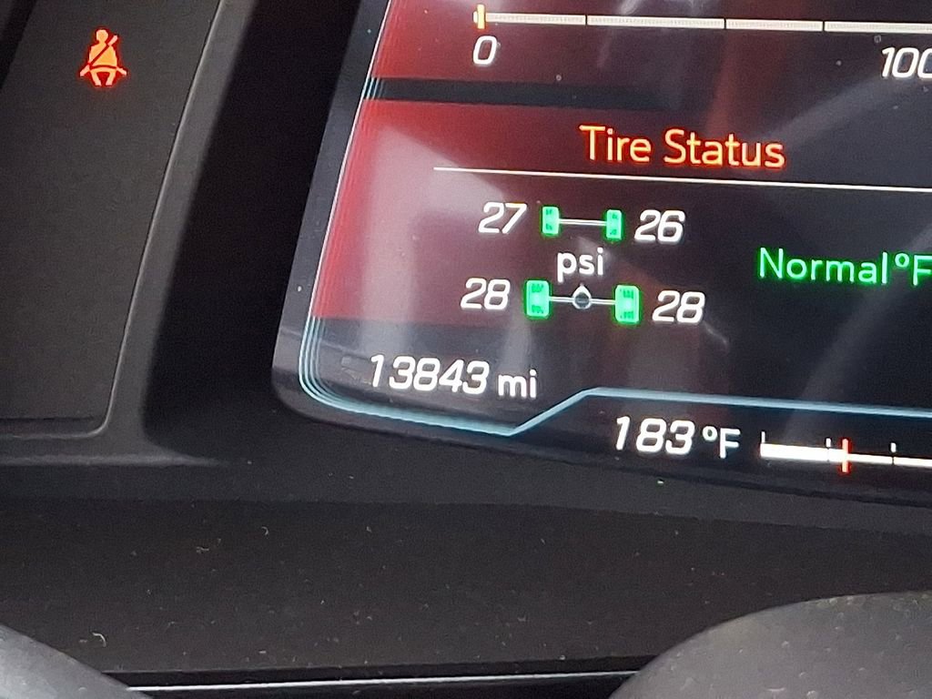 Used 2025 Chevrolet Corvette Stingray Premium Cpe w/ Z51 Performance Package image 17