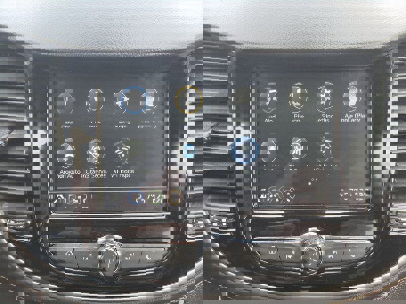 Used 2019 Chevrolet Trax LT w/ LT Convenience Package AWD/4WD image 22