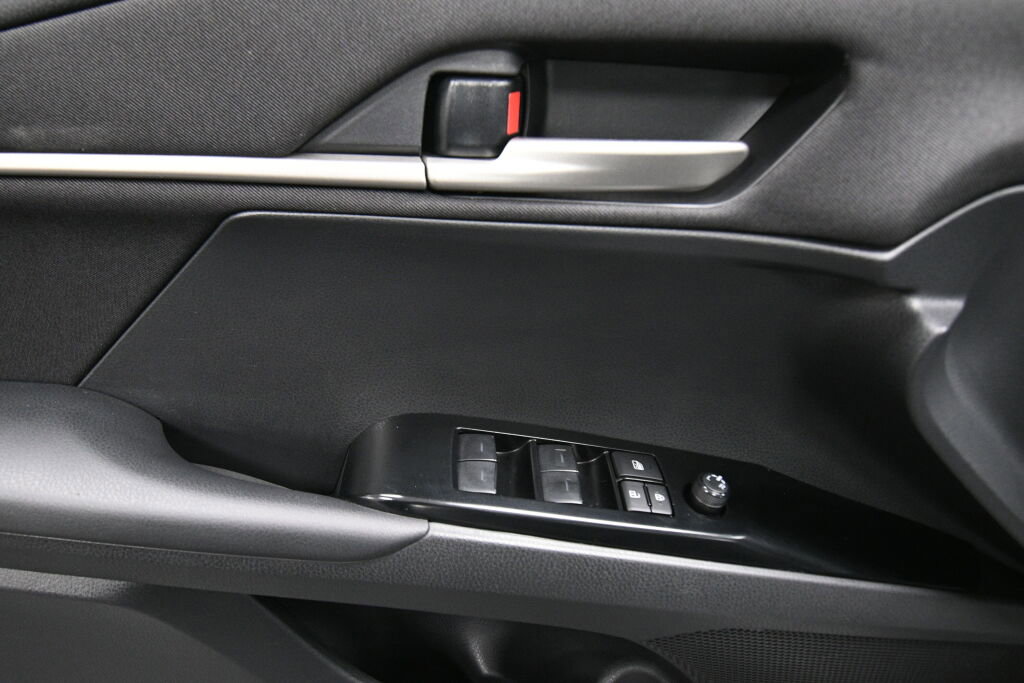 Certified 2025 Toyota Camry LE image 10