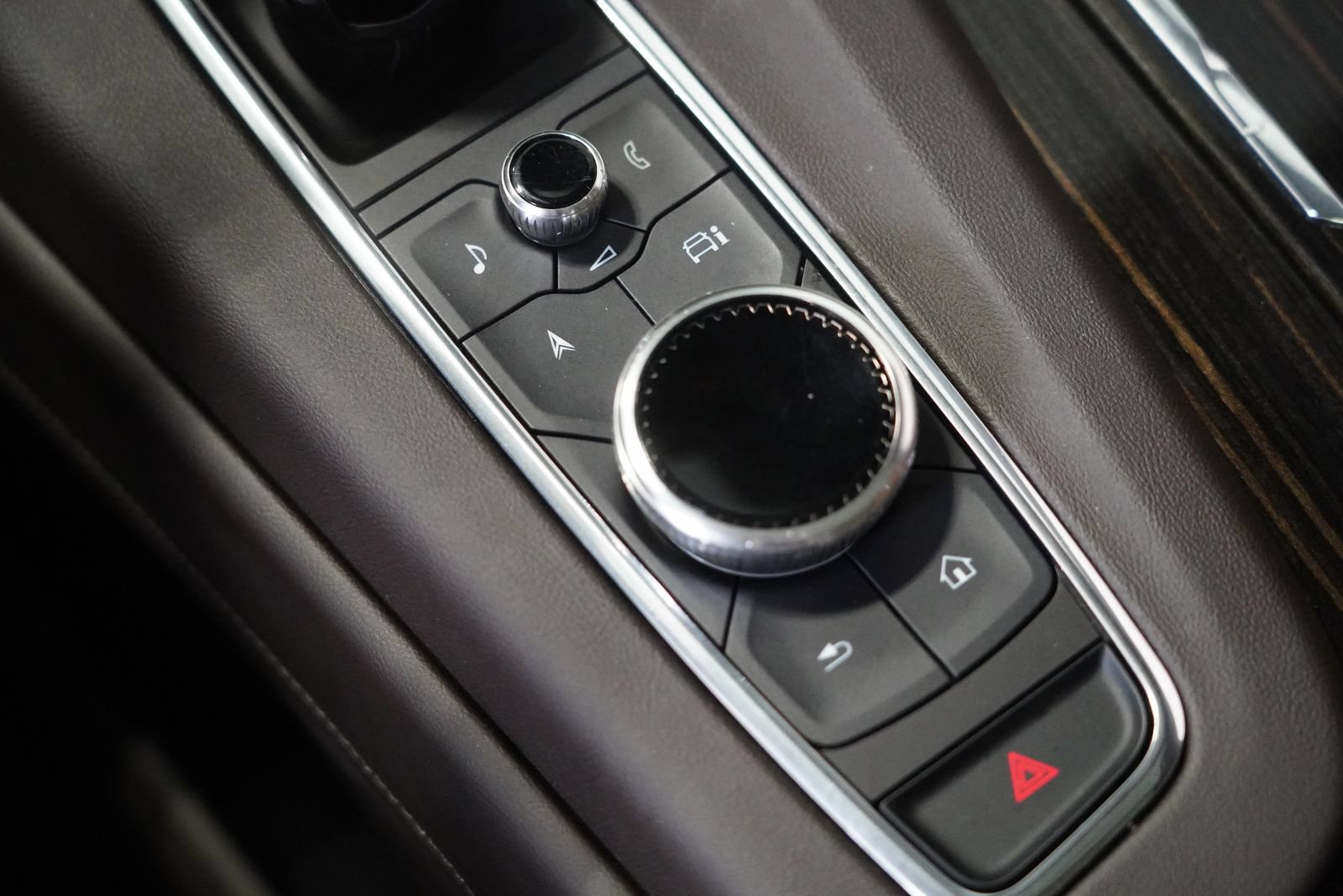 Used 2022 Cadillac Escalade Premium Luxury AWD/4WD image 27