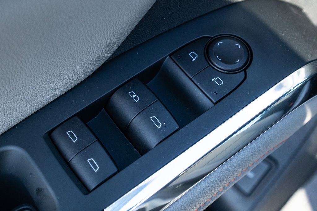 New 2026 Chevrolet Traverse LT image 19