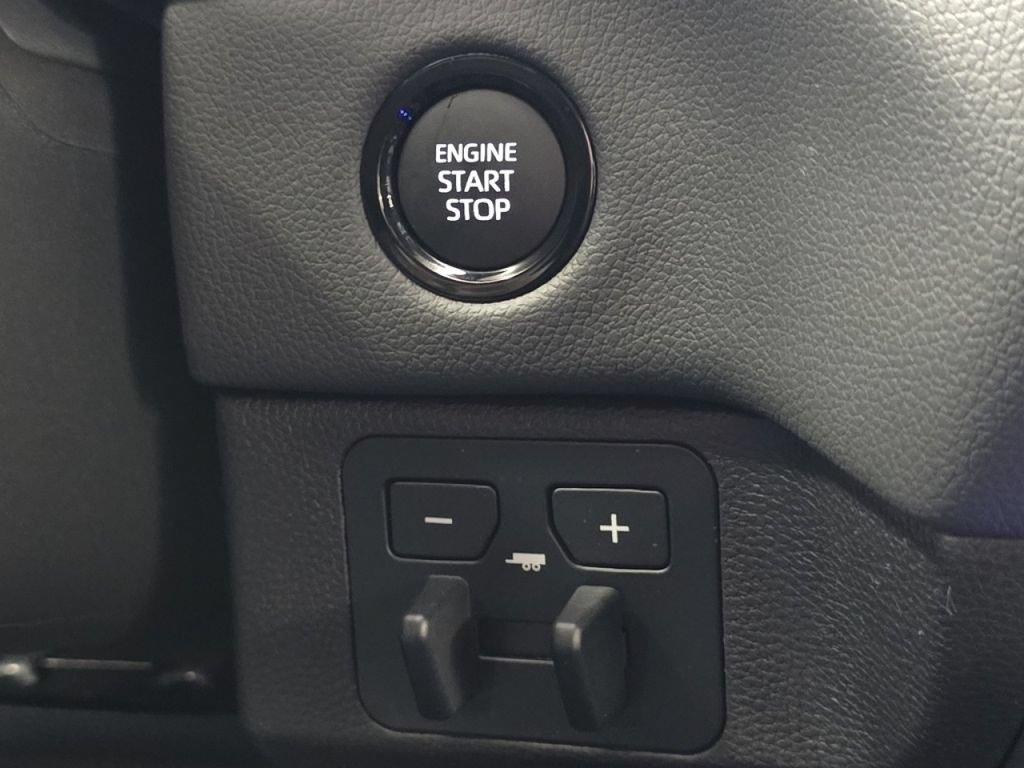 New 2026 Toyota Tundra Limited AWD/4WD image 9