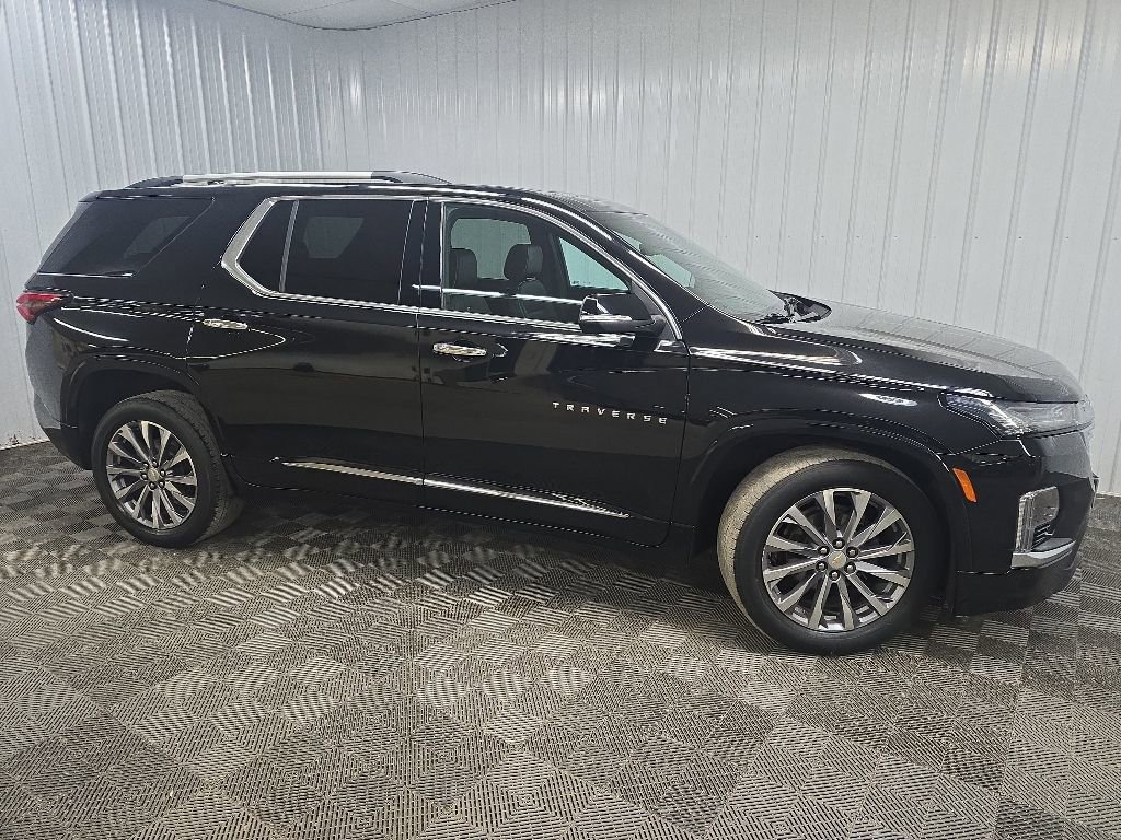 Used 2023 Chevrolet Traverse Premier AWD/4WD image 1