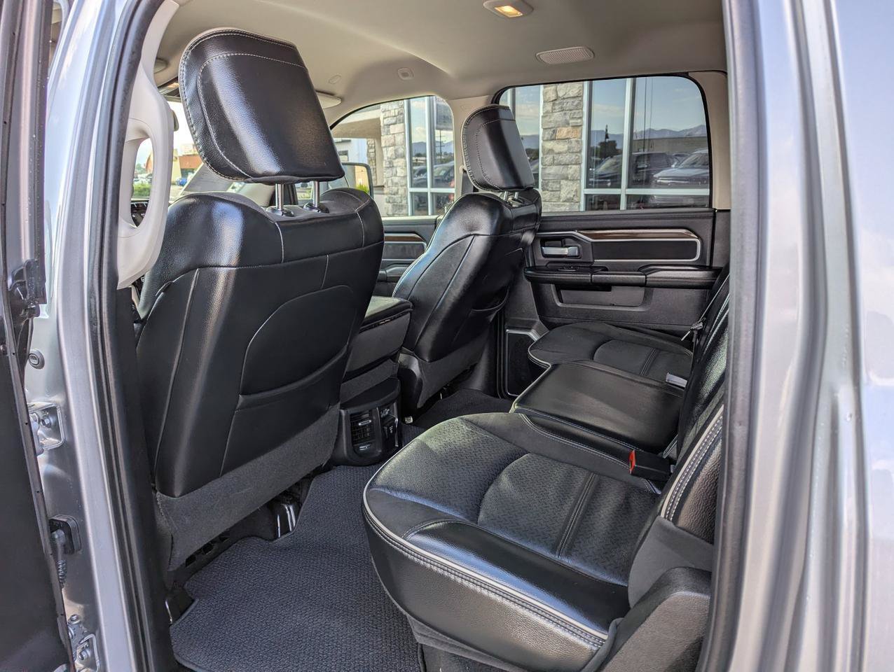 Used 2024 RAM 2500 Laramie AWD/4WD image 25