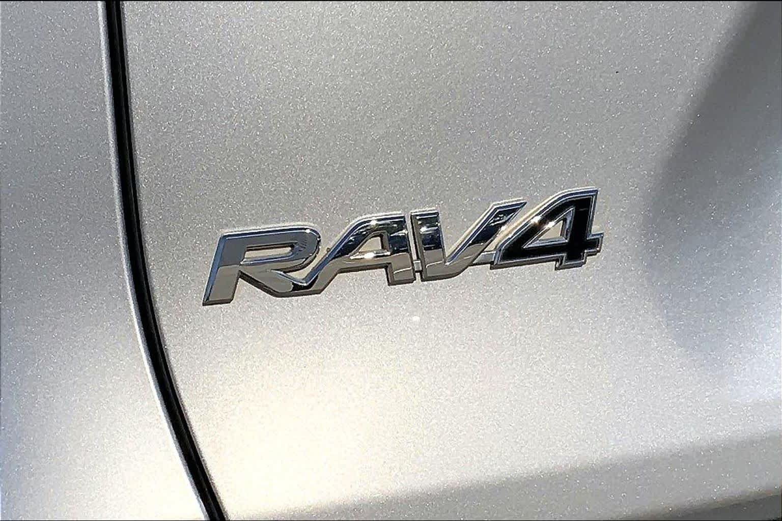 Used 2020 Toyota RAV4 Limited AWD/4WD image 33