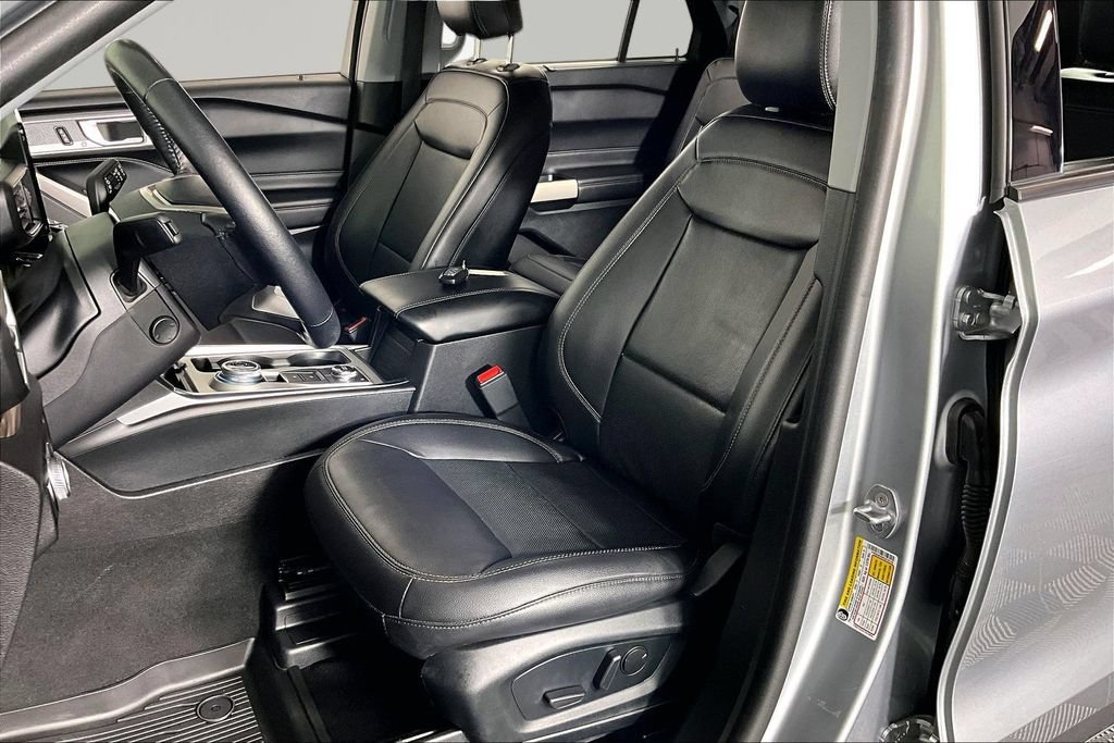 Used 2023 Ford Explorer Limited w/ Equipment Group 301A AWD/4WD image 20