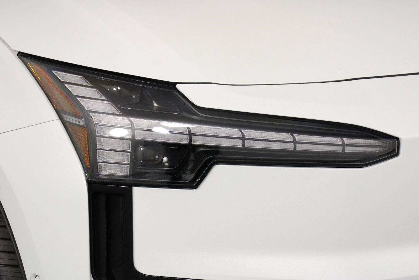 New 2026 Volvo EX30 Ultra AWD/4WD image 13