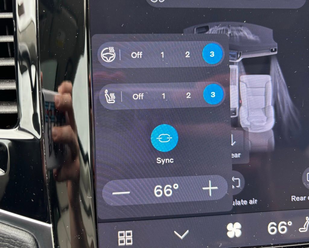 Used 2023 Volvo XC90 B6 Plus w/ Protection Package Premier image 13