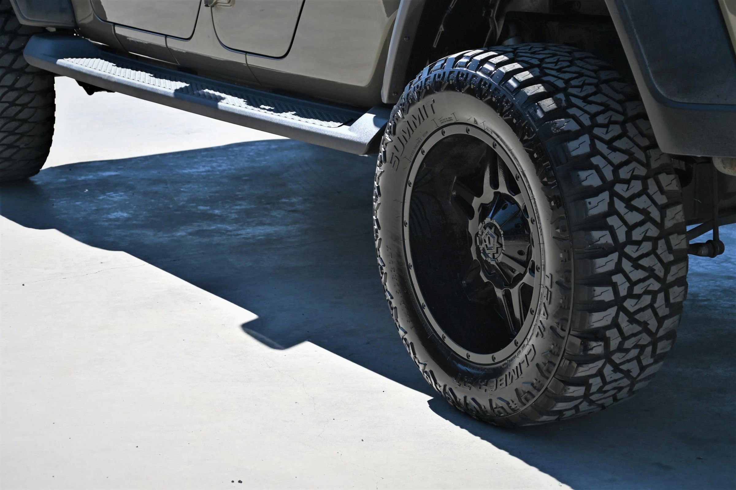 Used 2020 Jeep Gladiator Sport w/ Quick Order Package 24S image 9