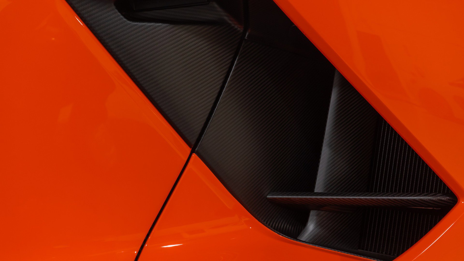 Used 2025 Lamborghini Revuelto image 25