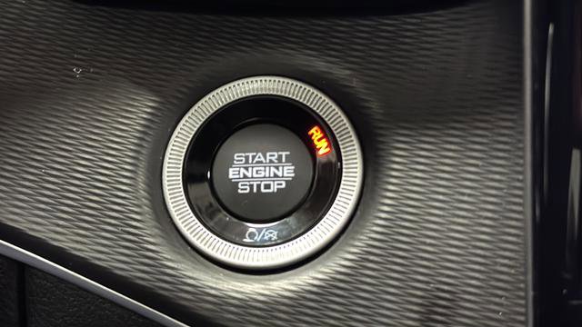 Certified 2023 Jeep Grand Cherokee Laredo image 21