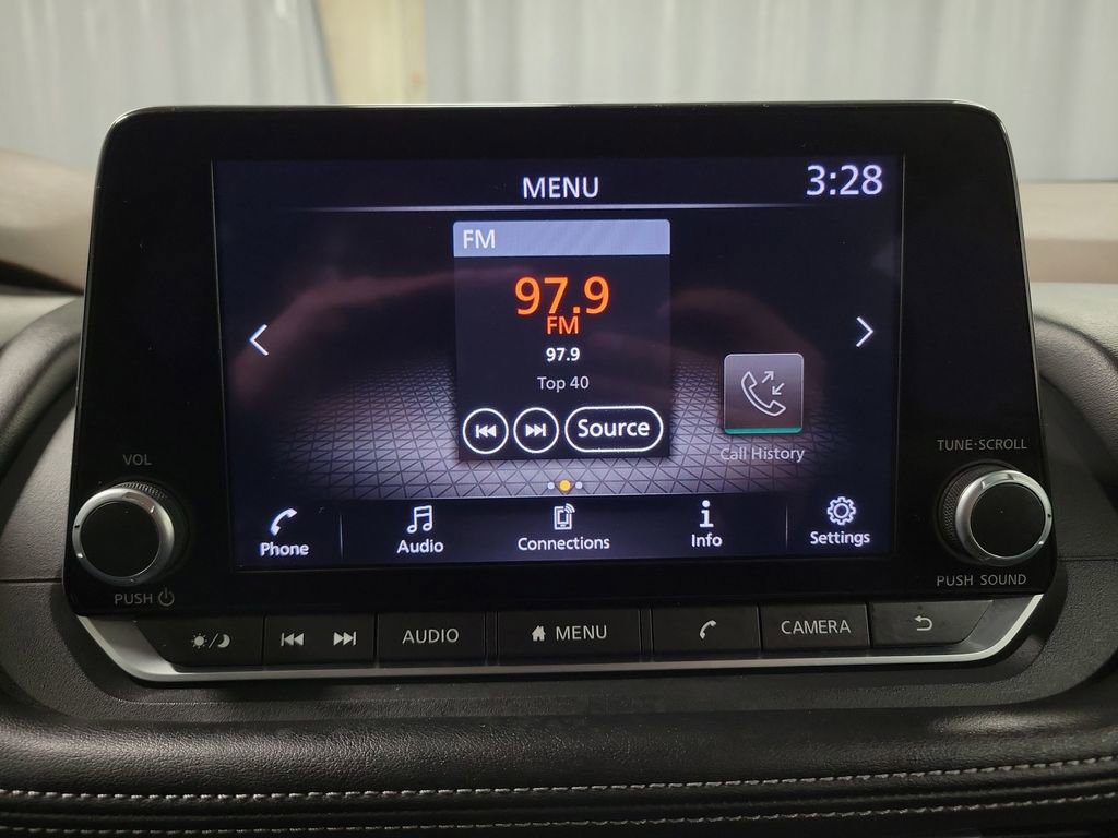 Used 2023 Nissan Rogue S image 18