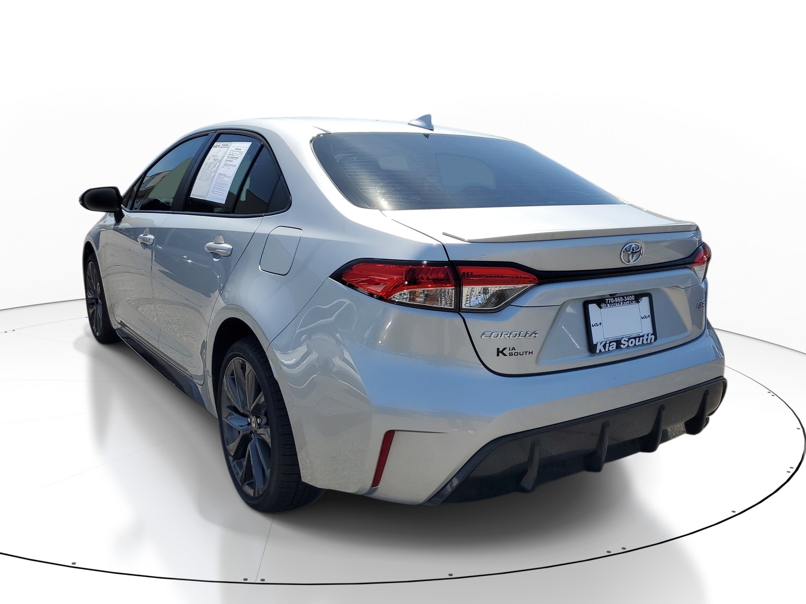 Used 2026 Toyota Corolla SE FWD image 4