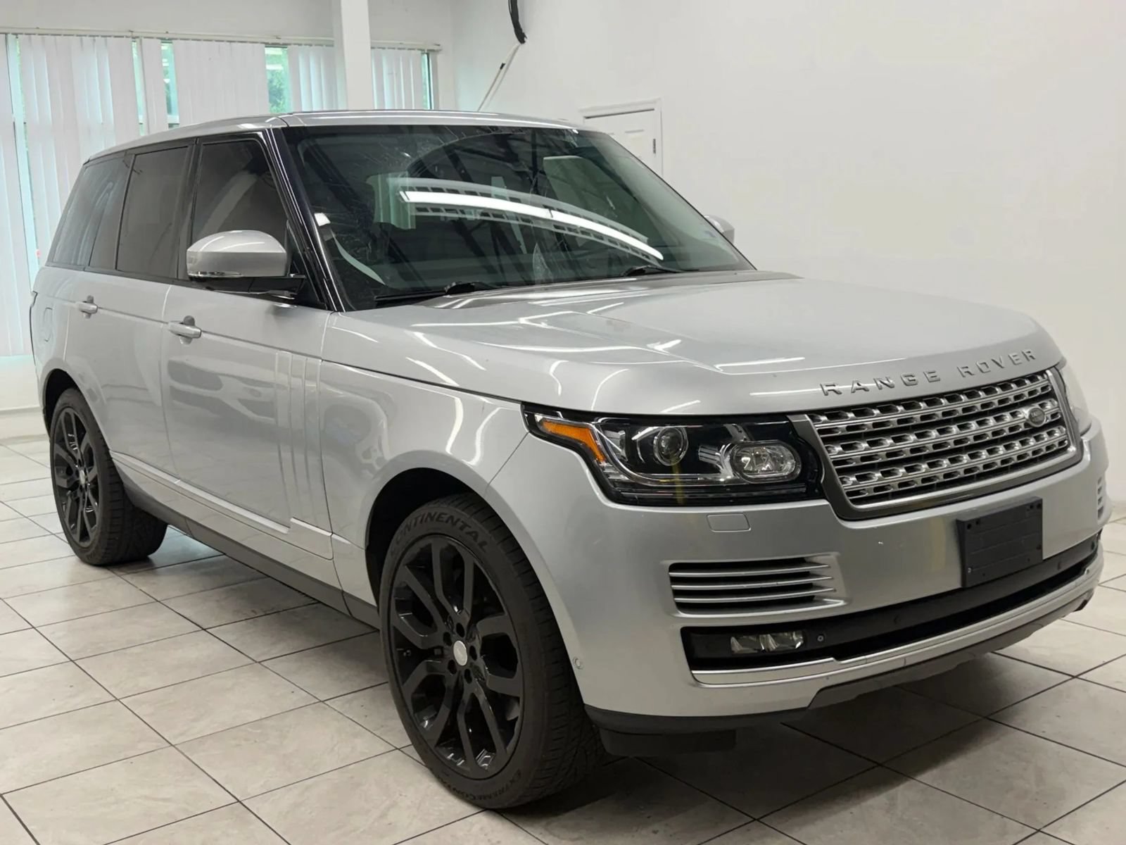Used 2015 Land Rover Range Rover Supercharged AWD/4WD image 1