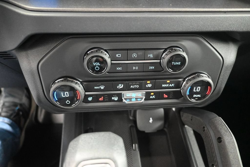 New 2026 Ford Bronco Badlands AWD/4WD image 3