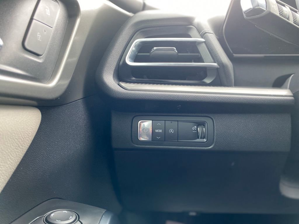 Used 2024 Chevrolet Traverse LT w/ LPO, Floor Liner Package FWD image 29