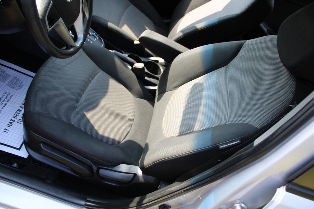 Used 2014 Hyundai Accent GS image 16