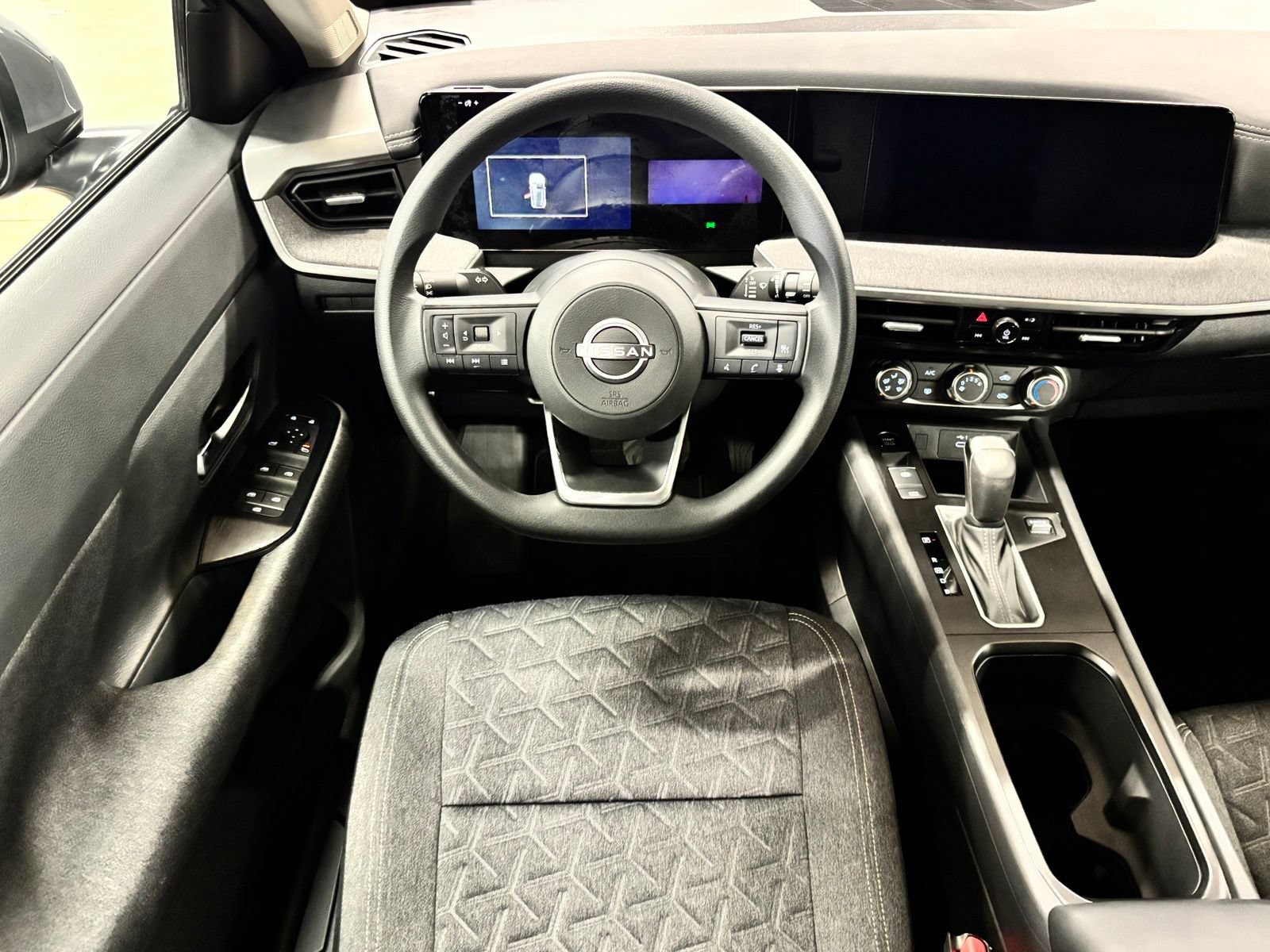 Used 2025 Nissan Kicks SV FWD image 12