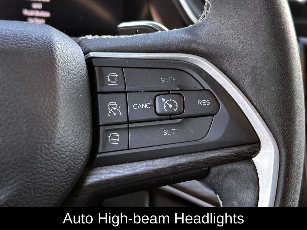 Used 2023 Jeep Grand Cherokee L Limited w/ Black Appearance Package image 25