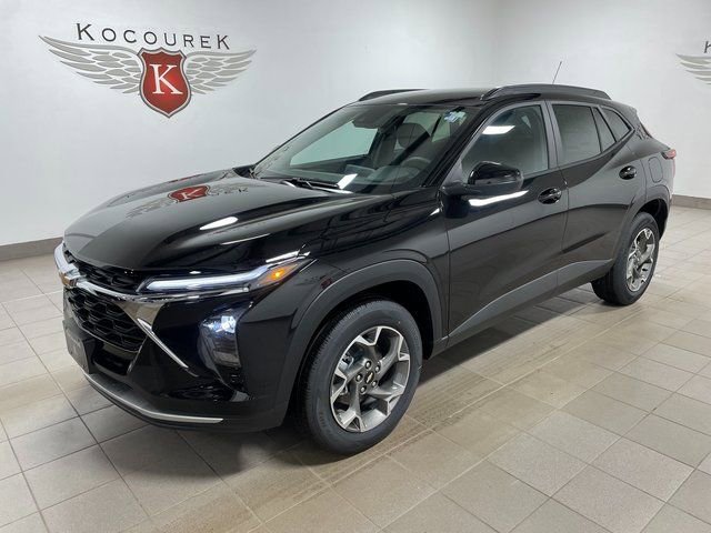 New 2026 Chevrolet Trax LT w/ Driver Confidence Package FWD image 3