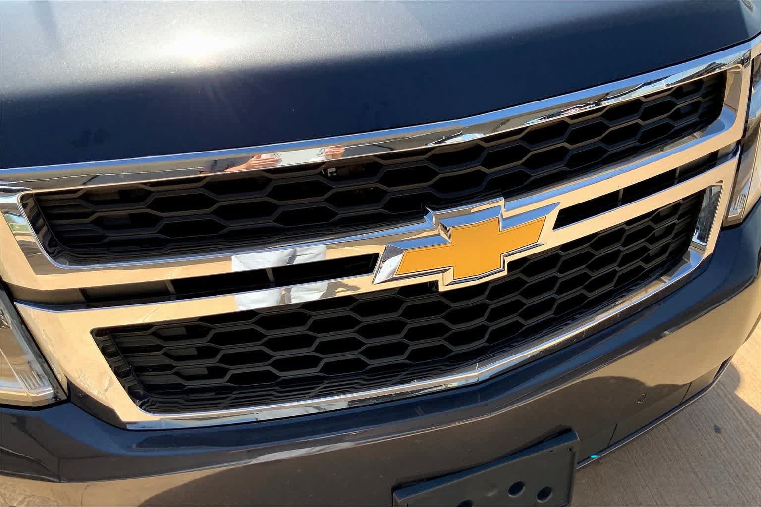 Used 2018 Chevrolet Suburban LT AWD/4WD image 29