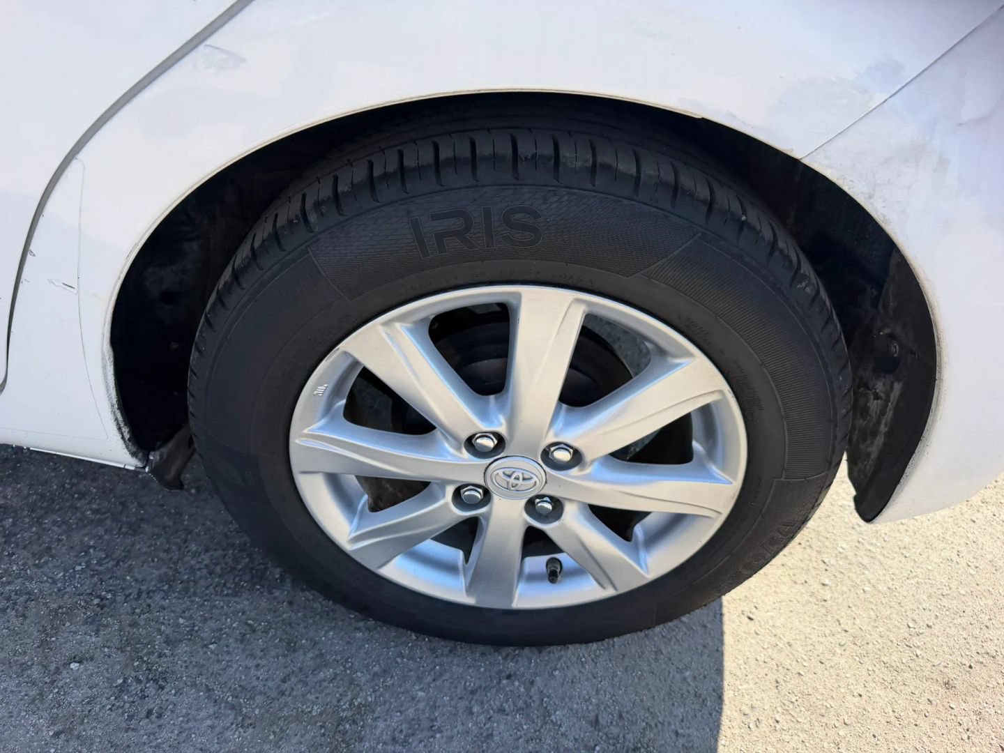 Used 2015 Toyota Yaris LE FWD image 28