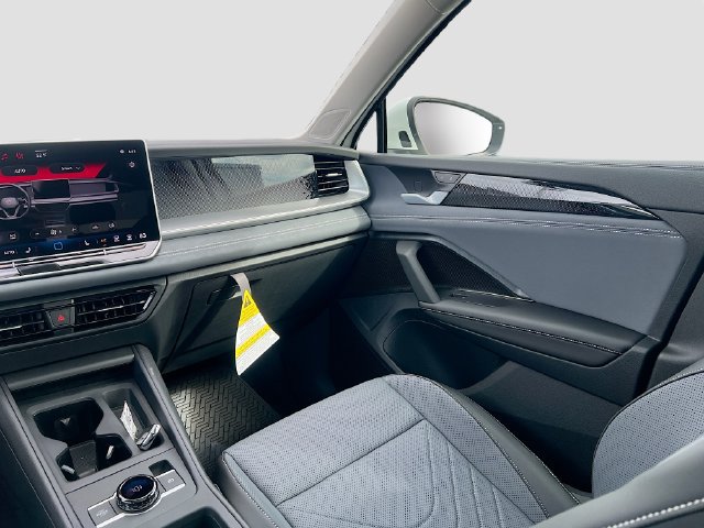New 2026 Volkswagen Tiguan SE AWD/4WD image 22