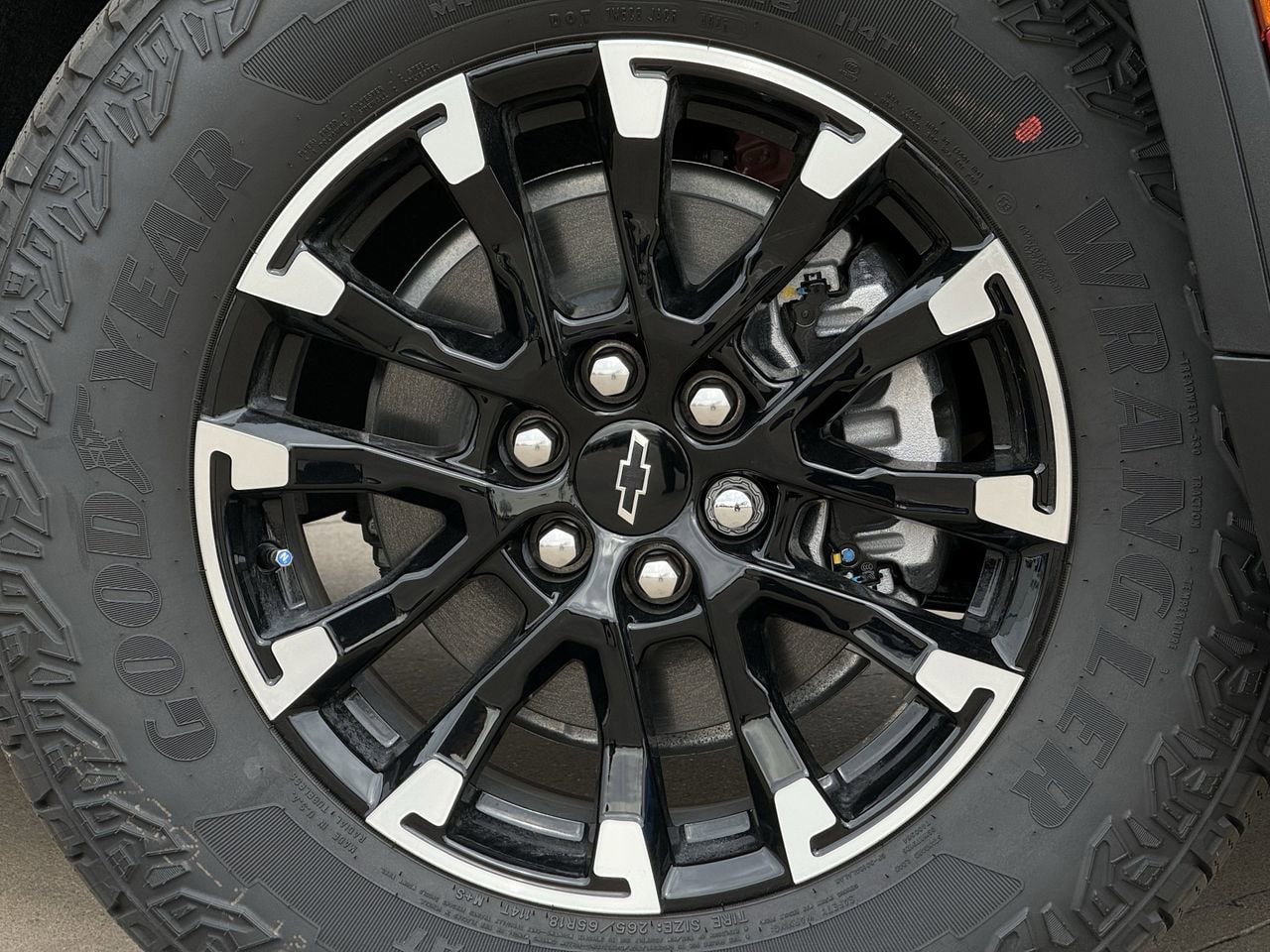 New 2026 Chevrolet Traverse Z71 w/ Enhanced Driving Package image 9