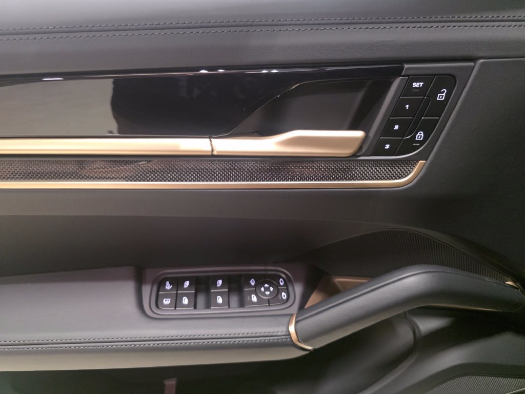 New 2026 Porsche Cayenne Turbo AWD/4WD image 25