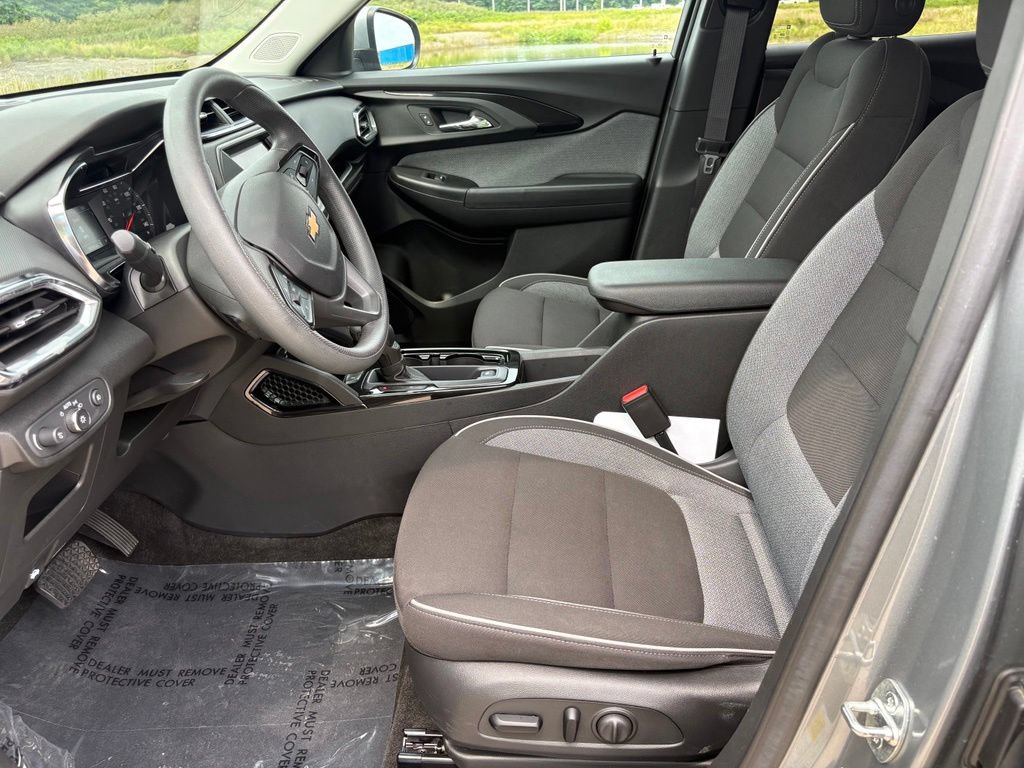 Used 2023 Chevrolet TrailBlazer LT FWD image 15