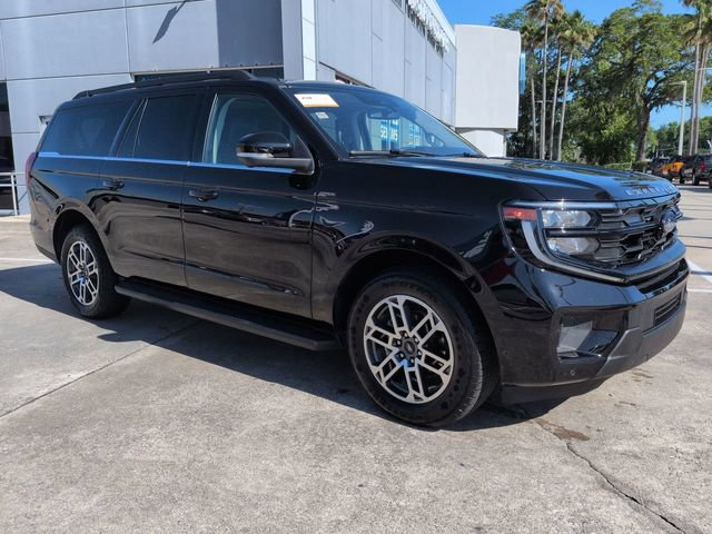Used 2025 Ford Expedition Max Active AWD/4WD image 2