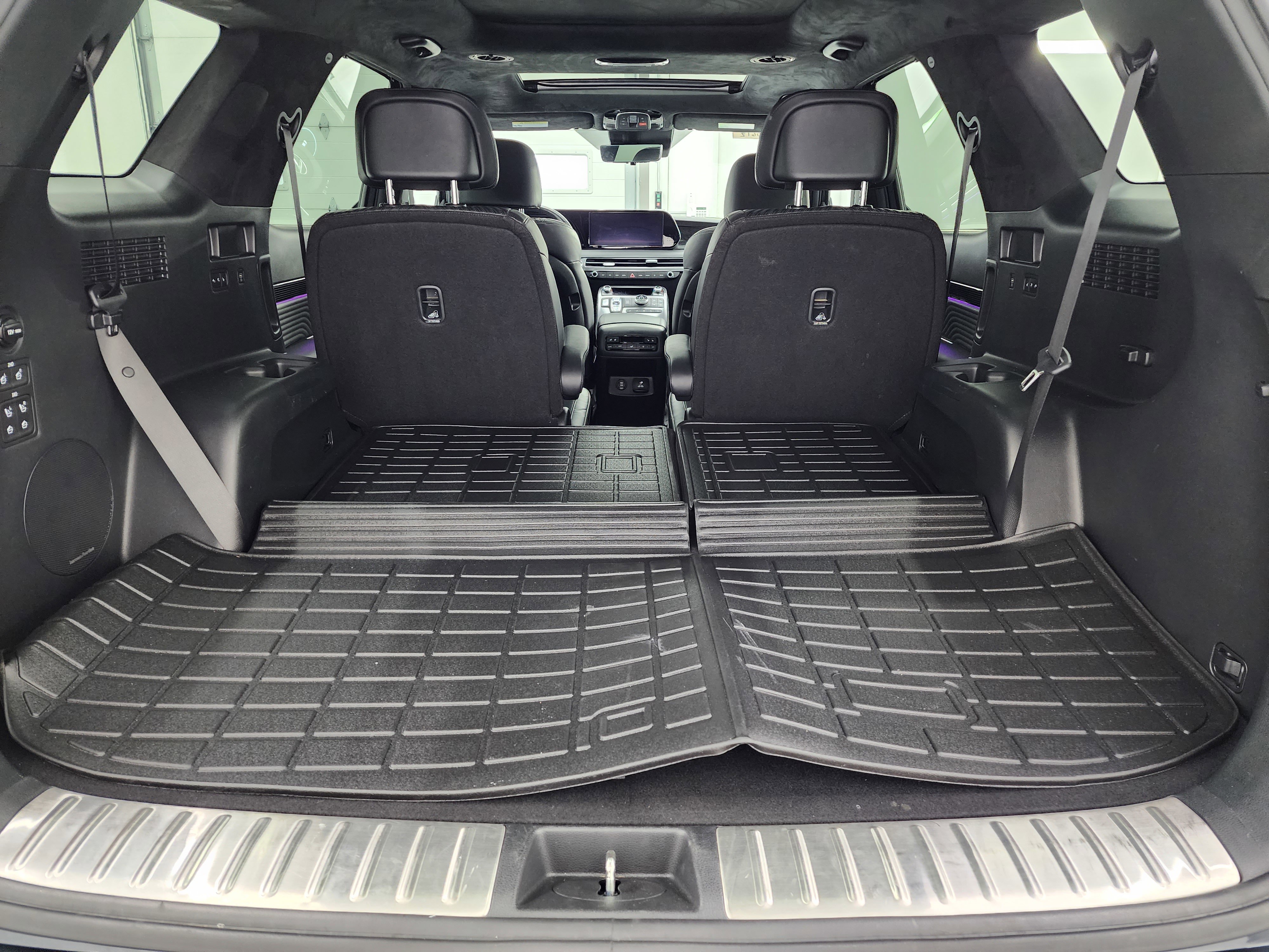 Used 2024 Hyundai Palisade Calligraphy image 32