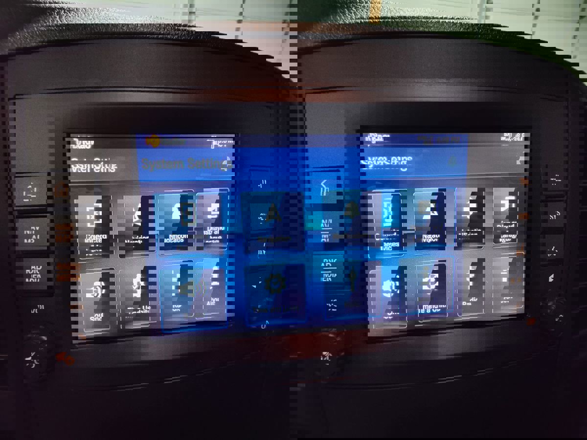 Used 2023 Mercedes-Benz Metris image 33