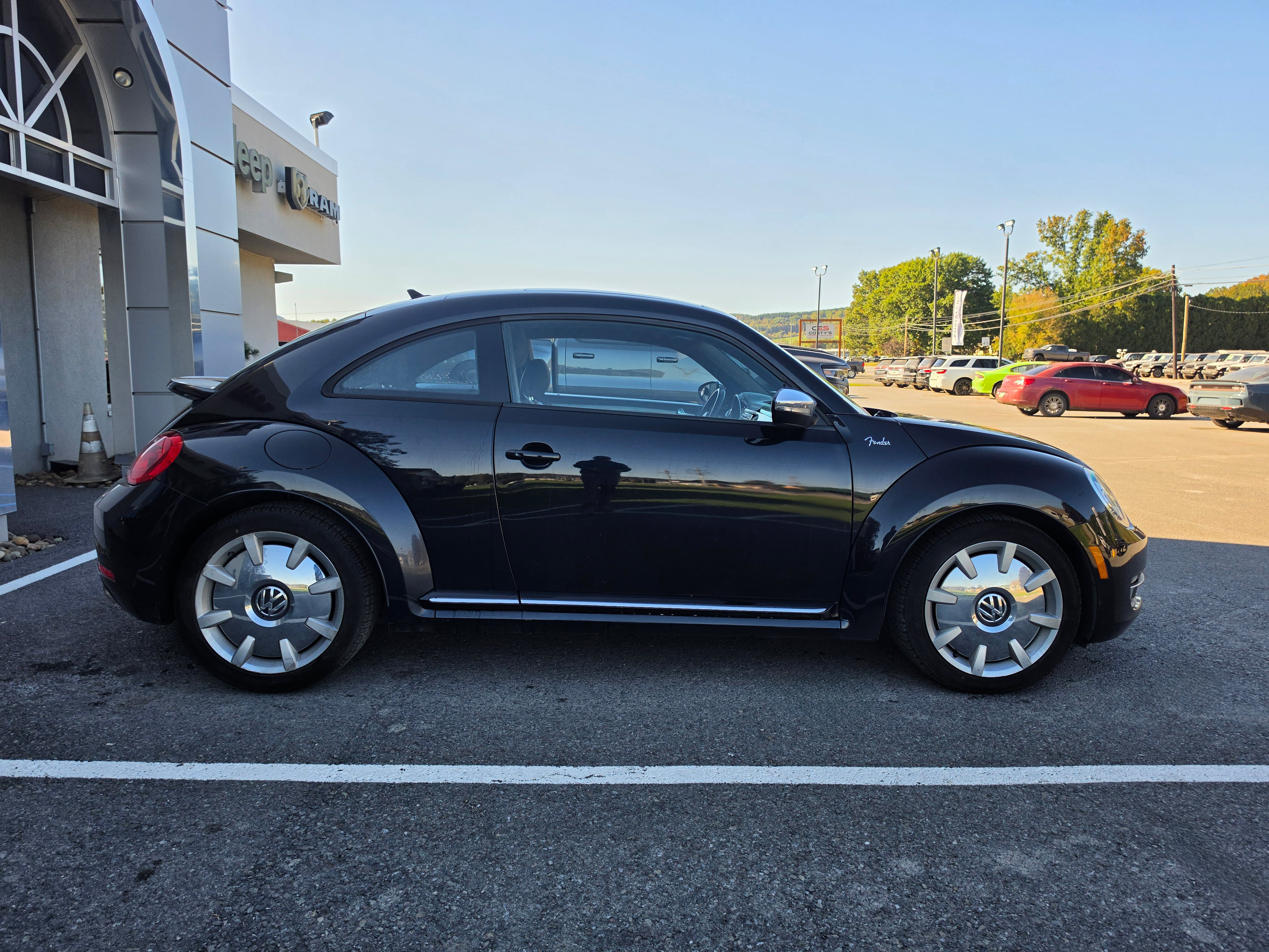 Used 2013 Volkswagen Beetle Turbo FWD image 2