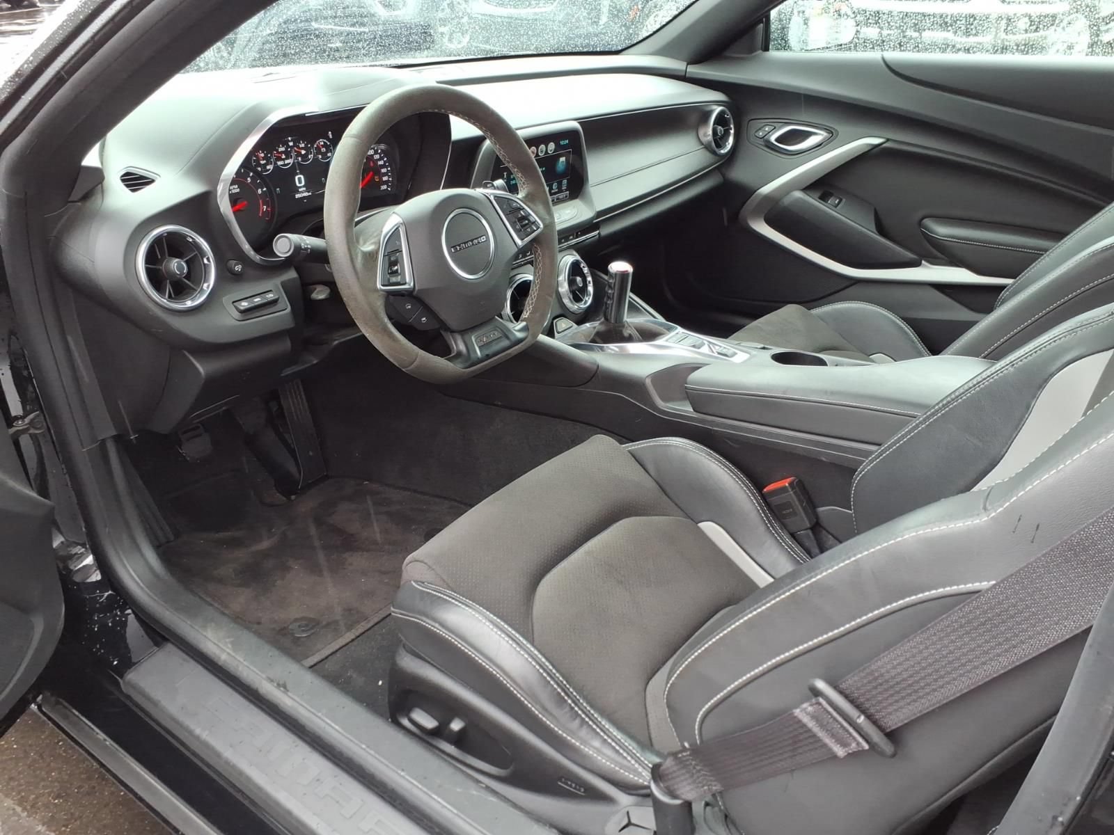 Used 2017 Chevrolet Camaro SS RWD image 10