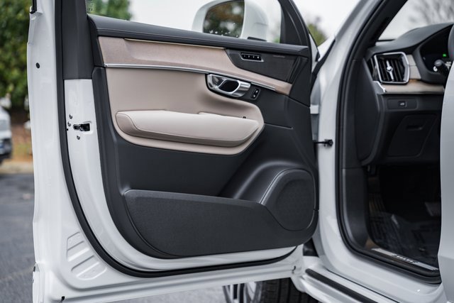 New 2026 Volvo XC90 B6 Ultra image 38