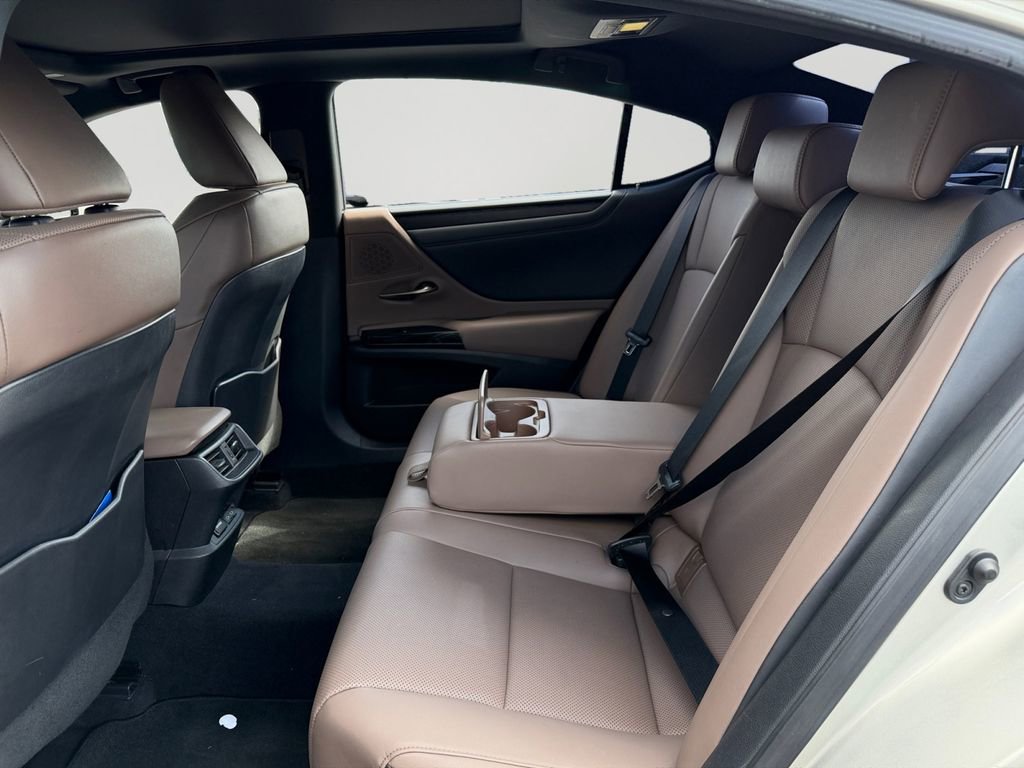 Used 2022 Lexus ES 350 350 w/ Premium Package image 10