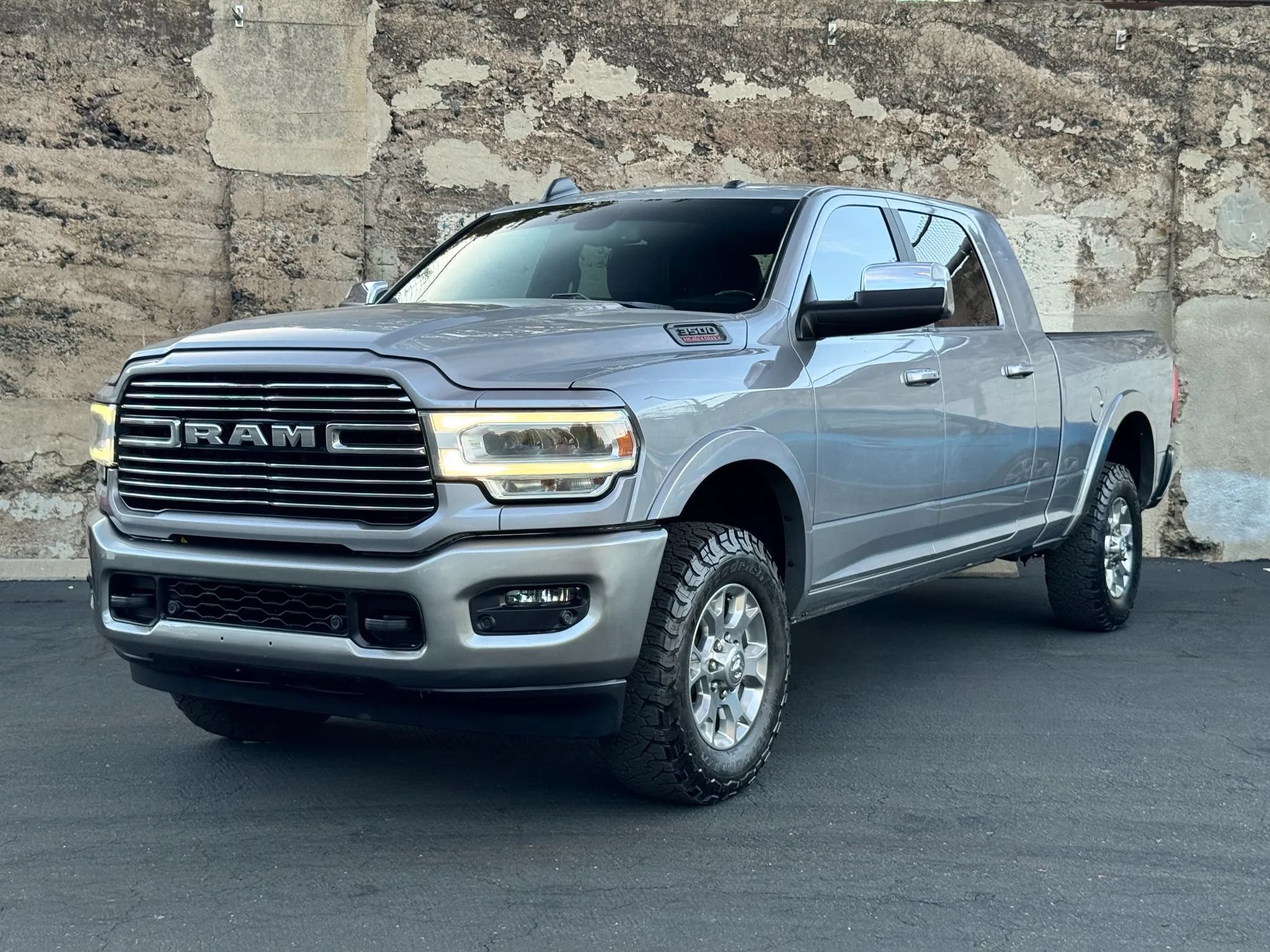 Used 2020 RAM 3500 Laramie AWD/4WD image 11