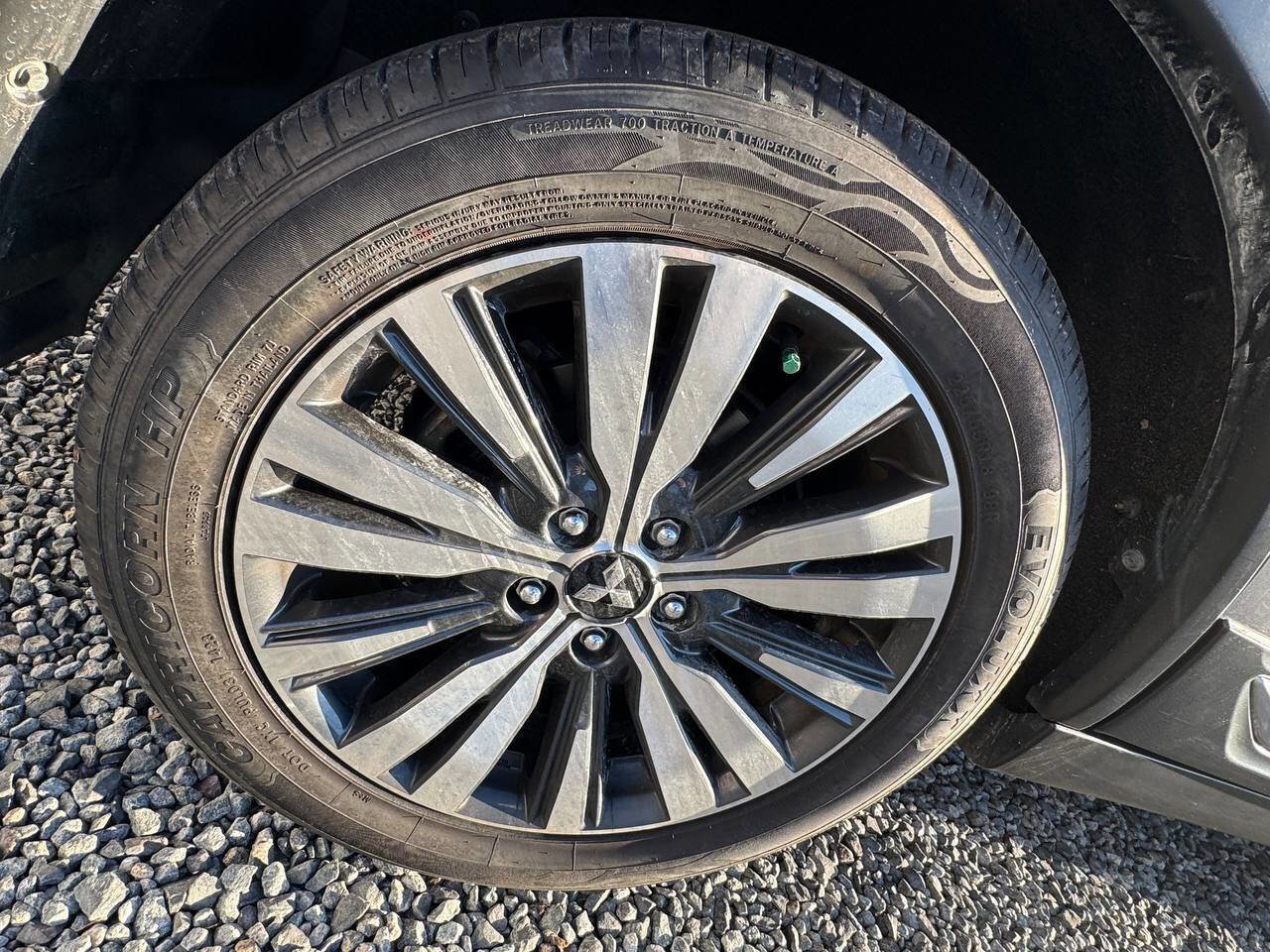 Used 2020 Mitsubishi Outlander ES image 25