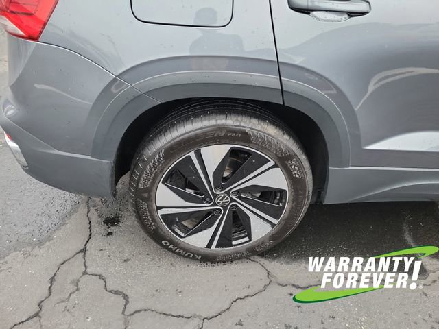 Used 2024 Volkswagen Taos SE image 20